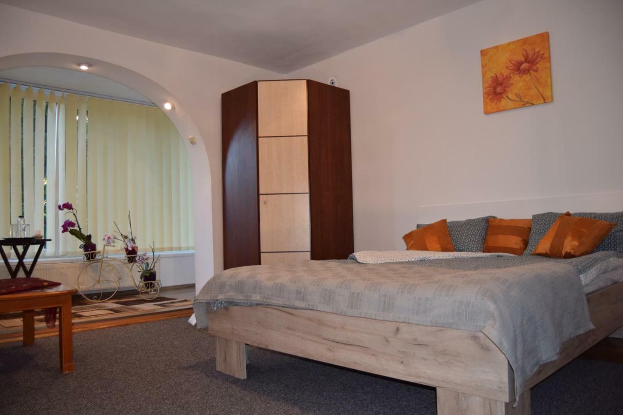 St's Martin Church Apartment *